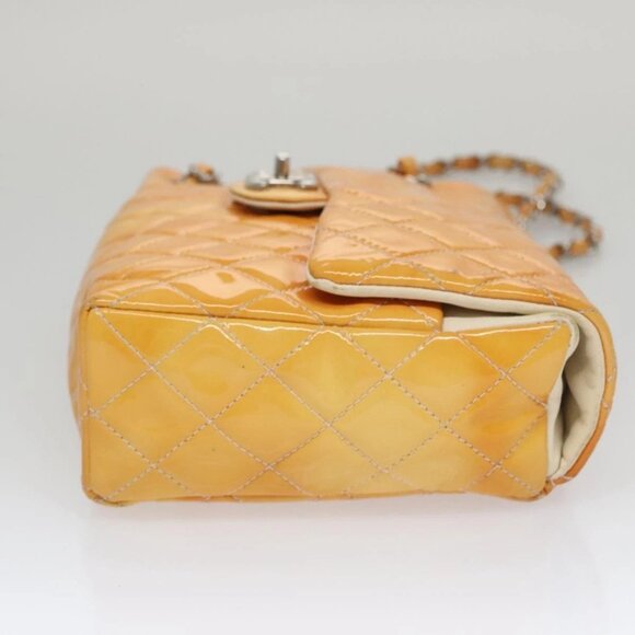 CHANEL Matelasse Chain Shoulder Bag Enamel Yellow CC Auth 106418 - Picture 7 of 16